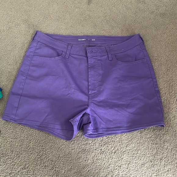 Old Navy Pants - Old Navy High Rise Wow Shorts size 16 never worn